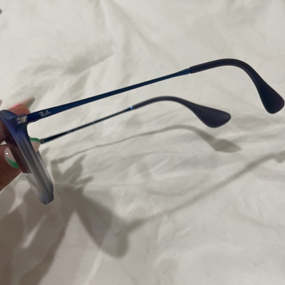 šSunglasses
Ray-Ban
RB-4243 - 6225/19 - Picture 7 of 15